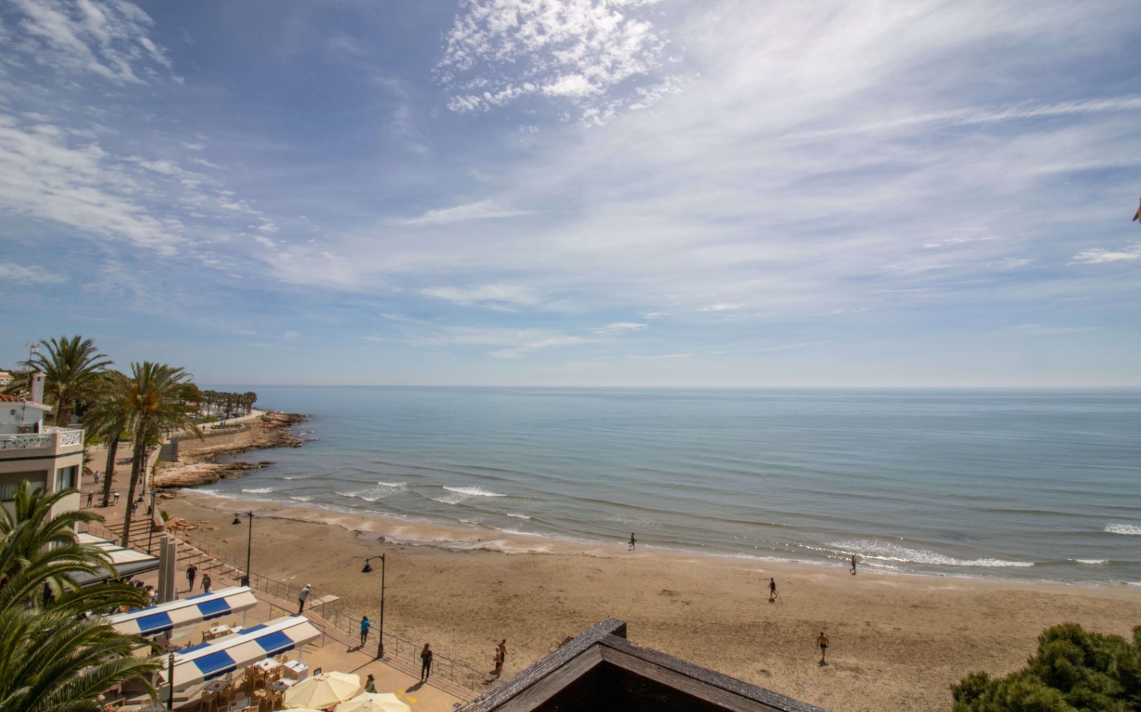APALQVISTA - ¡Ático exclusivo en PRIMERA LÍNEA Playa del Cargador, Alcossebre! 