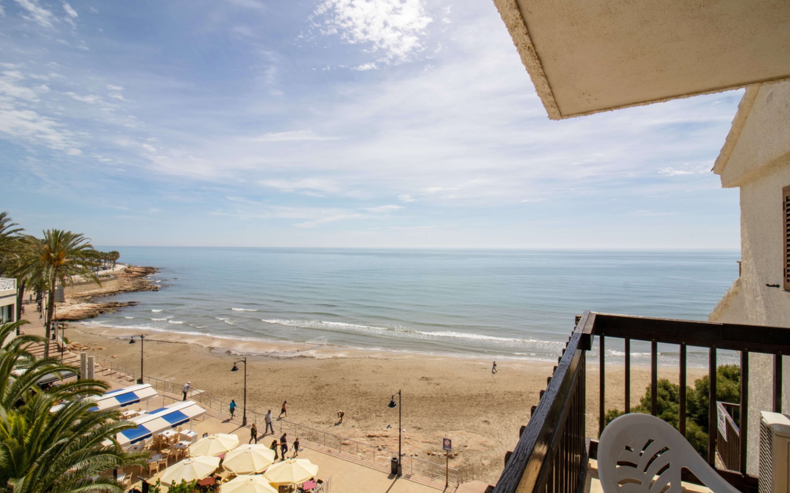 APALQVISTA - ¡Ático exclusivo en PRIMERA LÍNEA Playa del Cargador, Alcossebre! 
