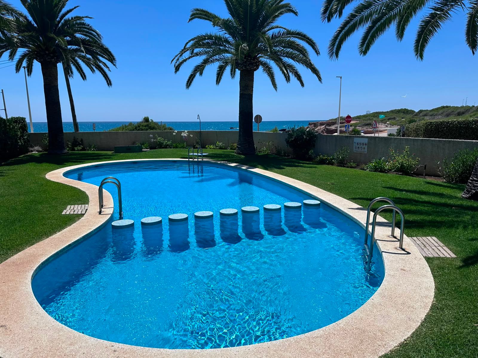APPROPLM08 - APARTAMENTO CON JARDÍN PRIVADO FRENTE AL MAR