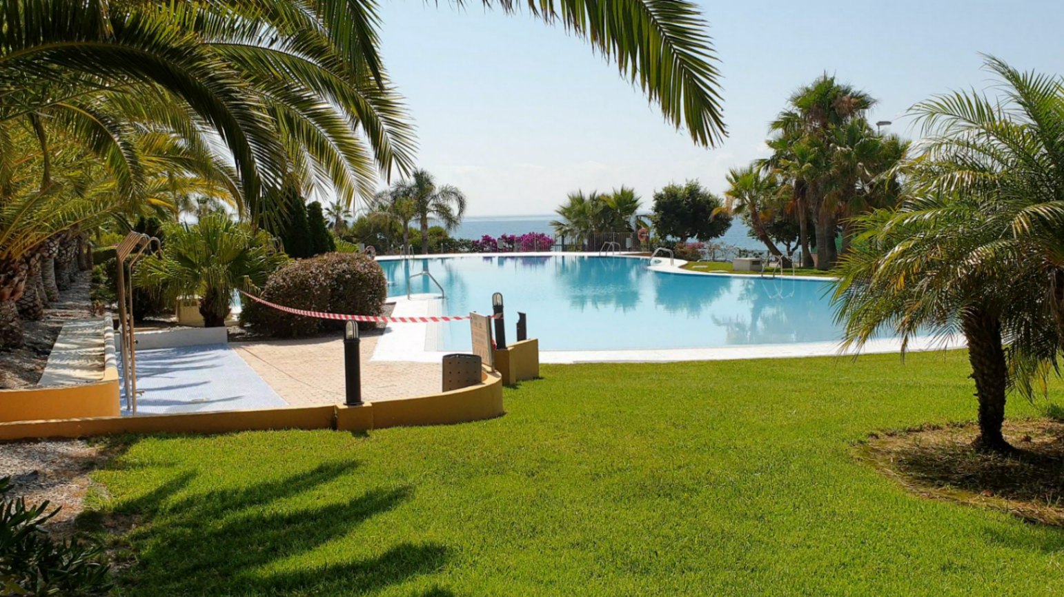 AP07ALQ - APARTAMENTO LUJOSO EN PRIMERA LÍNEA DE MAR