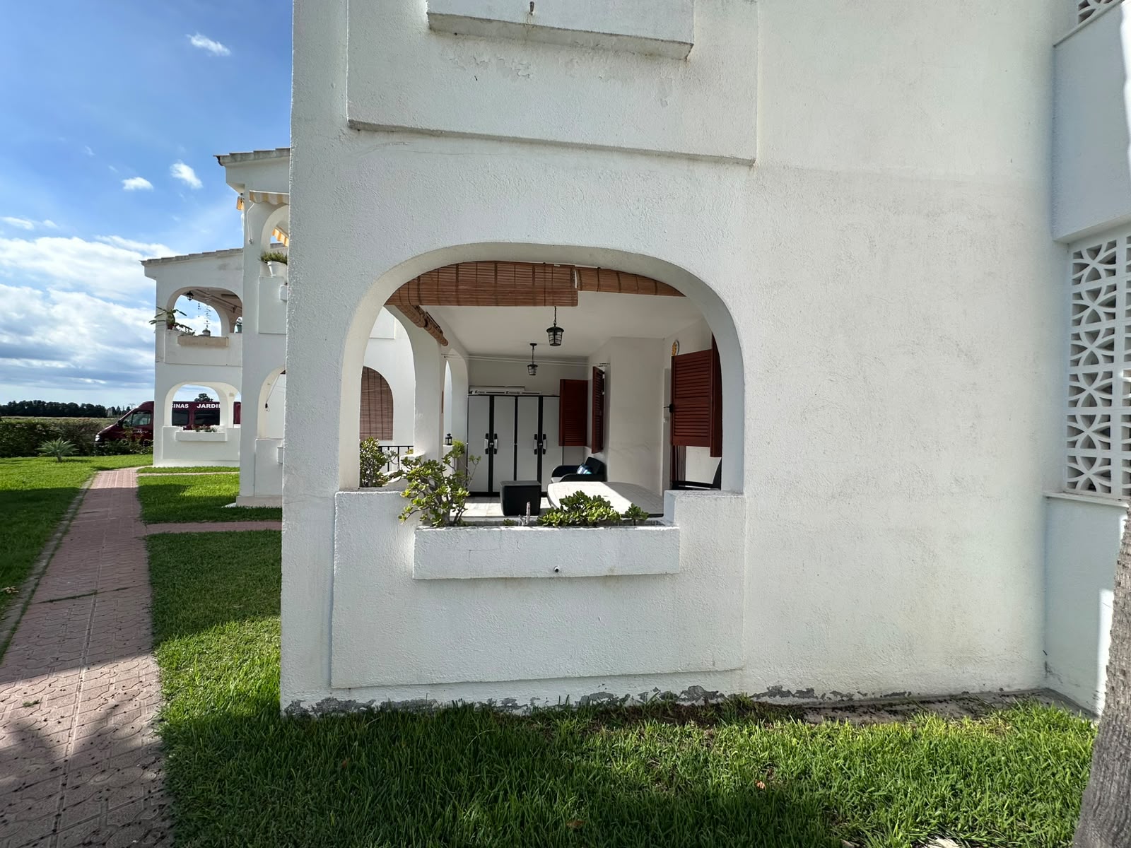 6841 - WOHNUNG IN RUHIGER LAGE UND UMGEBEN VON NATUR
